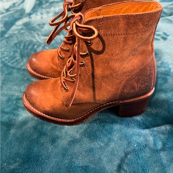 Fry boots - Picture 2 of 3